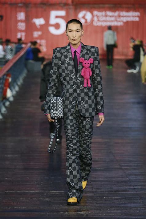 louis vuitton ss 2021|Louis Vuitton men's clothing 2021.